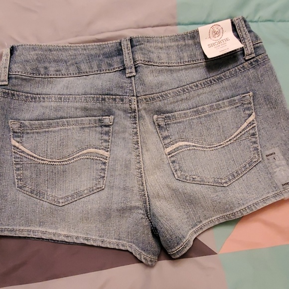 Cute jean shorts - Picture 3 of 4